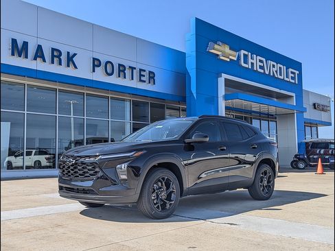 New 2026 Chevrolet Trax LT w/ Driver Confidence Package FWD image 1