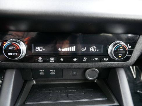 Used 2025 Mitsubishi Outlander SE image 23