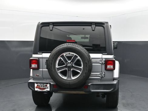 Used 2021 Jeep Wrangler Unlimited Sahara AWD/4WD image 5