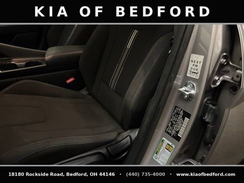 Used 2025 Hyundai Elantra SEL FWD image 13