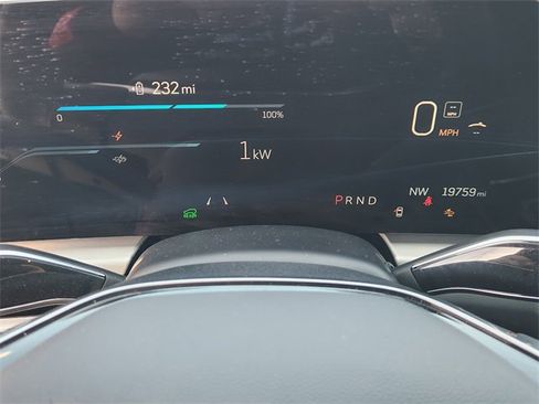 Used 2024 Cadillac Lyriq Luxury image 15