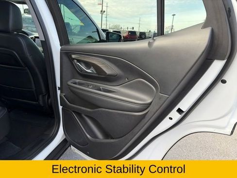Used 2023 GMC Terrain SLT image 26