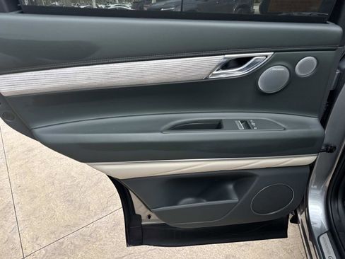 Used 2025 Genesis GV80 3.5T Prestige image 12