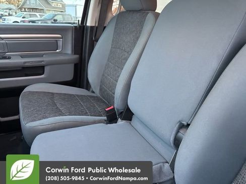 Used 2018 RAM 3500 Big Horn image 24