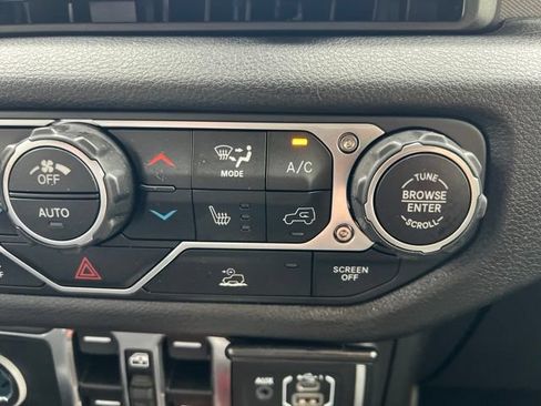 Used 2025 Jeep Wrangler Unlimited Sport AWD/4WD image 14
