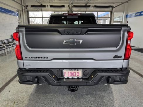 Used 2024 Chevrolet Silverado 1500 ZR2 w/ ZR2 Bison Edition image 9