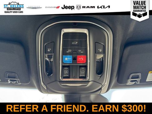 Certified 2025 Jeep Grand Cherokee Altitude AWD/4WD image 29