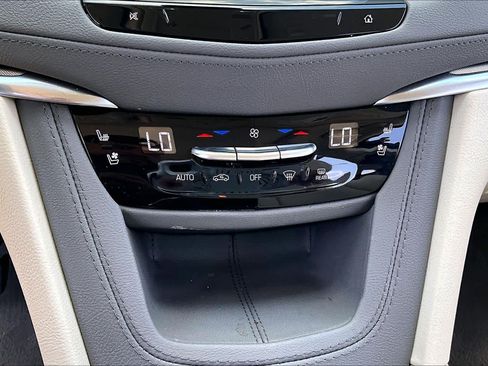 Used 2023 Cadillac XT5 Premium Luxury FWD image 34