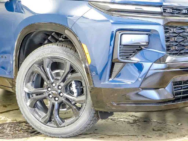 New 2027 Chevrolet Traverse RS w/ LPO, Floor Liner Package AWD/4WD image 4