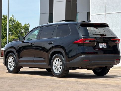 Used 2024 Toyota Grand Highlander AWD image 6
