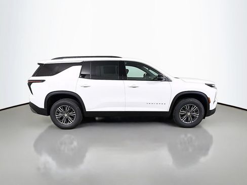 New 2026 Chevrolet Traverse LT w/ LPO, Floor Liner Package AWD/4WD image 4