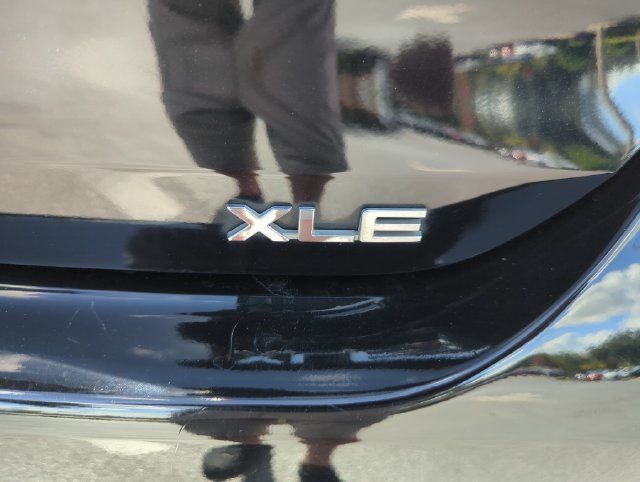 Used 2022 Toyota Highlander XLE FWD image 22
