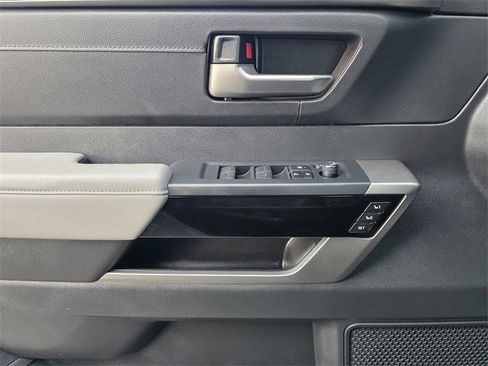 Used 2025 Toyota Tundra Limited image 18