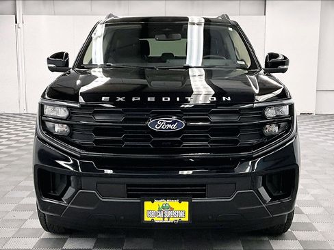 Used 2025 Ford Expedition Max Active AWD/4WD image 4