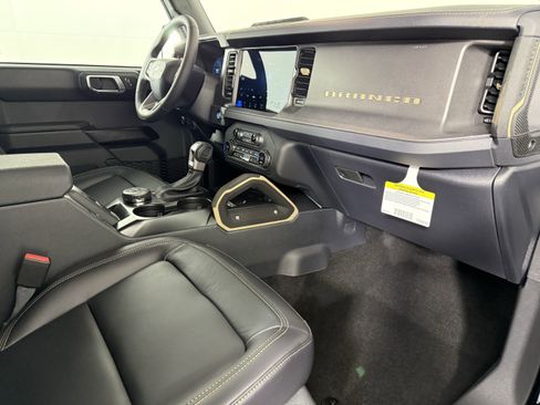 New 2025 Ford Bronco Badlands image 11