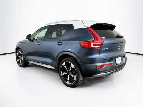 Used 2021 Volvo XC40 T5 Momentum w/ Premium Package AWD/4WD image 5