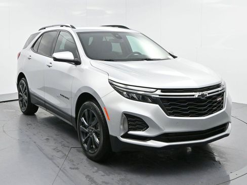 Used 2022 Chevrolet Equinox RS w/ Infotainment Package AWD/4WD image 2