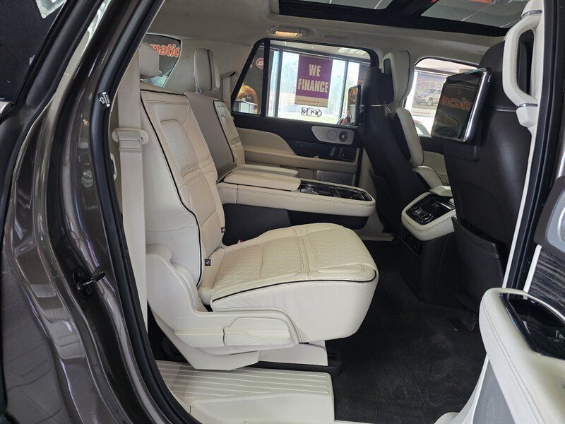 Used 2018 Lincoln Navigator L Black Label AWD/4WD image 23