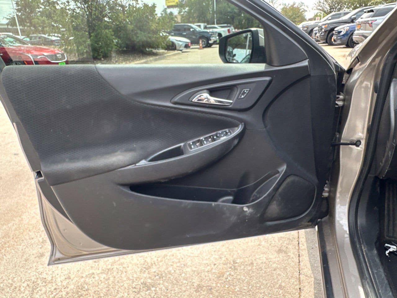 Used 2024 Chevrolet Malibu LT FWD image 9