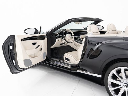 Used 2020 Bentley Continental GT image 17