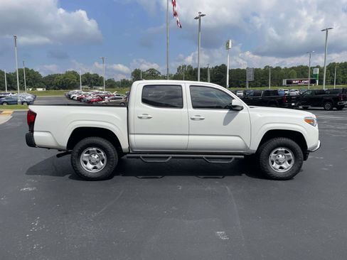 Used 2023 Toyota Tacoma SR AWD/4WD image 2