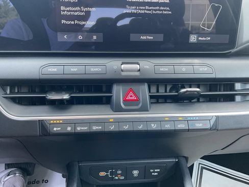 Used 2025 Kia K4 FWD image 23