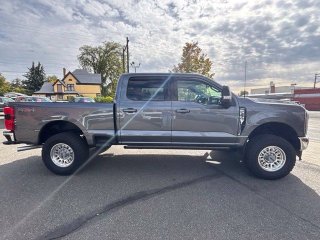 Used 2026 Ford F350 Lariat AWD/4WD image 2
