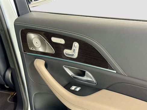 Used 2023 Mercedes-Benz GLS 63 AMG 4MATIC image 33