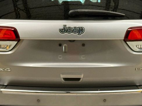Used 2020 Jeep Grand Cherokee Limited AWD/4WD image 11