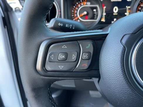 Used 2025 Jeep Gladiator Rubicon image 18