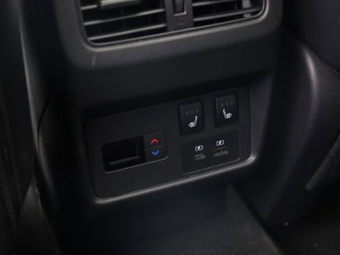 Used 2023 Nissan Rogue Platinum w/ Platinum Premium Package image 28