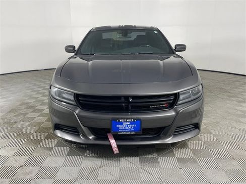 Used 2020 Dodge Charger SXT w/ Leather Interior Group image 18