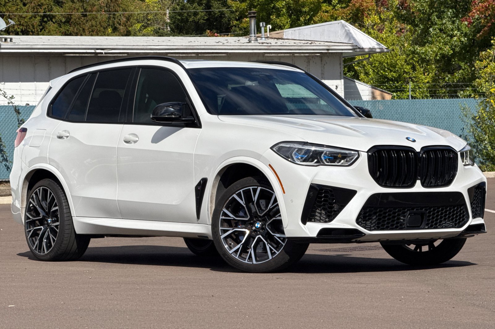 Used 2021 BMW X5 M w/ Competition Package AWD/4WD image 2