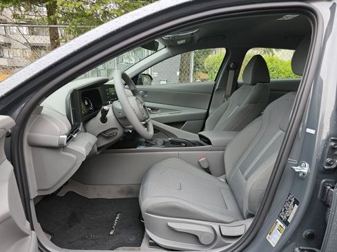 New 2026 Hyundai Elantra SE FWD image 17