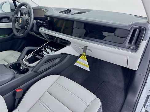 New 2026 Porsche Cayenne E-Hybrid Coupe image 31