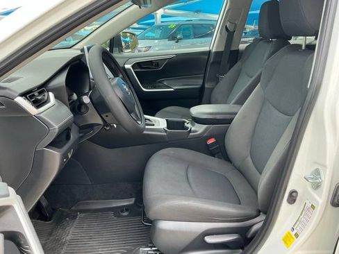 Used 2023 Toyota RAV4 LE FWD image 10