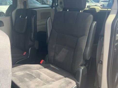 Used 2018 Dodge Grand Caravan SE w/ UConnect Hands-Free Group FWD image 26