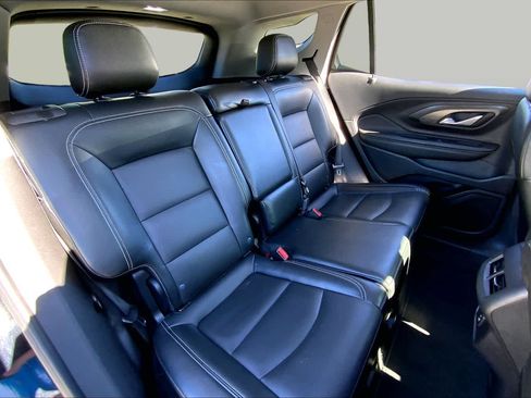 Used 2024 GMC Terrain SLT AWD/4WD image 19