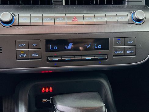 Used 2024 Hyundai Kona SEL FWD image 24