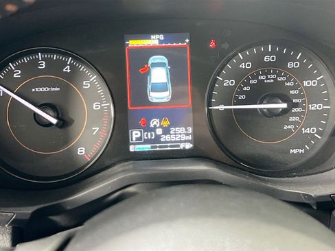 Used 2023 Subaru Crosstrek 2.0i Premium image 12