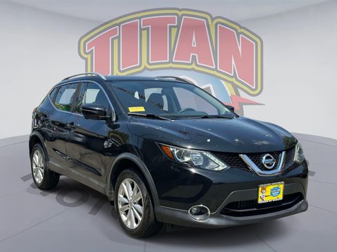 Used 2018 Nissan Rogue Sport SV w/ SV Technology Package AWD/4WD image 1