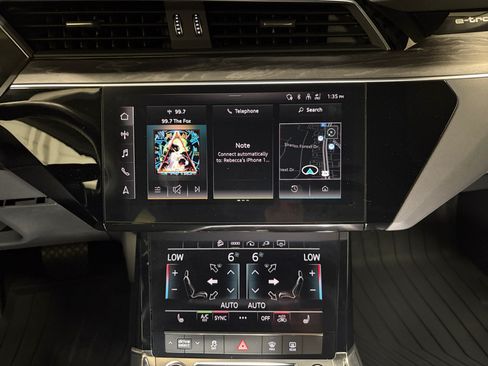 Used 2021 Audi e-tron Premium w/ Convenience Plus Package AWD/4WD image 12