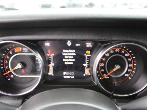 Used 2022 Jeep Wrangler Unlimited Sahara w/ Cold Weather Group image 24