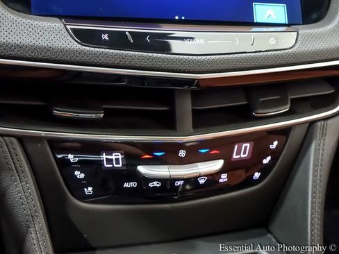 Used 2016 Cadillac CT6 Luxury AWD/4WD image 19