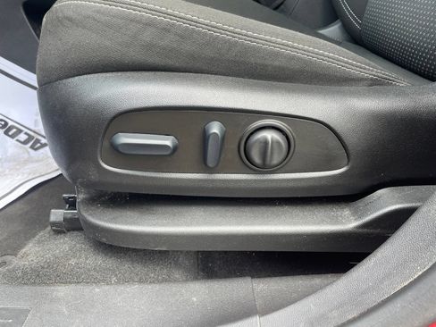 Used 2023 GMC Terrain SLE w/ Driver Convenience Package FWD image 15