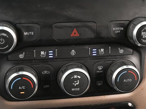 Used 2019 RAM 1500 Laramie image 28