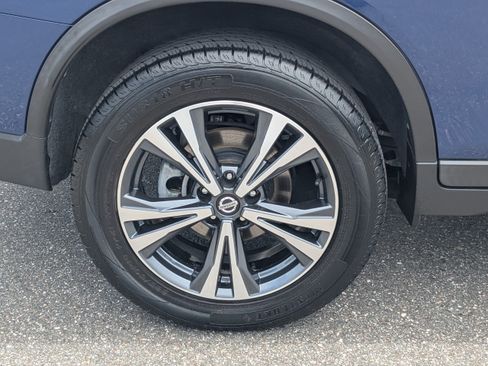 Used 2019 Nissan Rogue SV w/ Premium Package AWD/4WD image 10