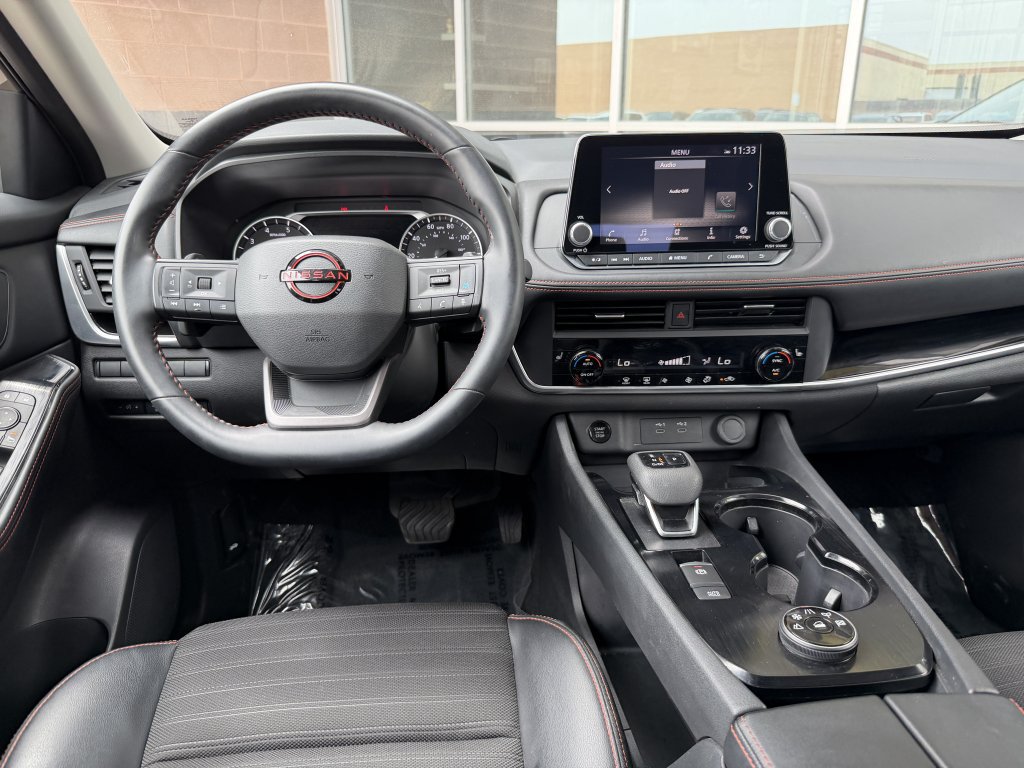 Used 2025 Nissan Rogue SV AWD/4WD image 16