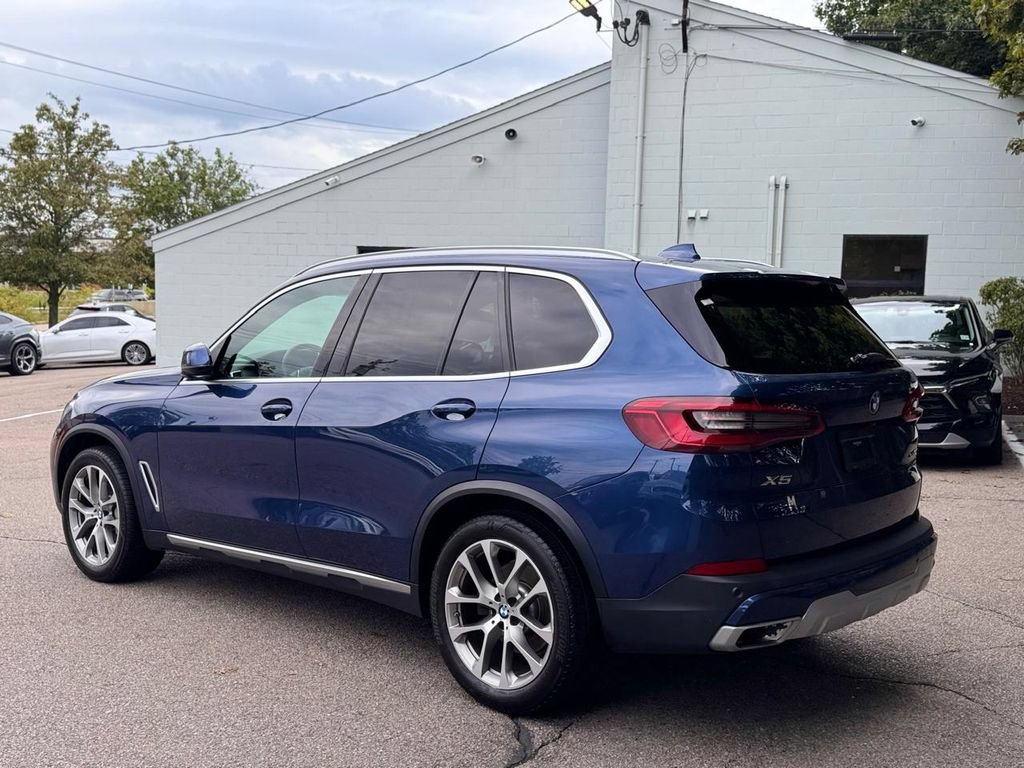 Used 2019 BMW X5 xDrive40i w/ Premium Package 2 AWD/4WD image 4