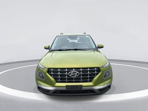 Used 2023 Hyundai Venue SEL w/ Cargo Package image 4
